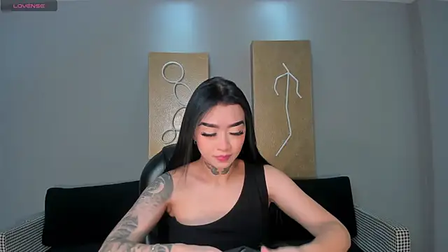 MeganCross1 online show from December 3, 3:31 am