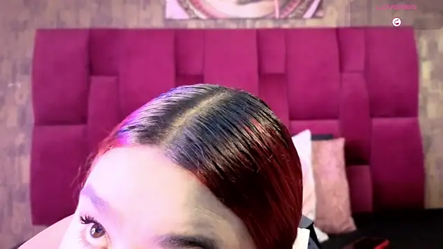 camila  bouzas online show from February 13, 12:29 pm