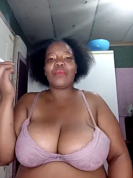 boobsqueenxo online show from November 7, 2:11 pm