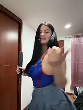 Lunaclarx20 online show from October 31, 2:21 pm