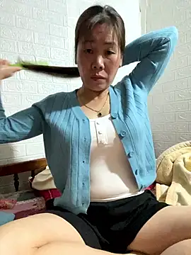 tabby-cat11 online show from January 13, 5:24 am