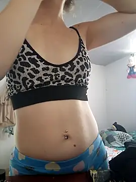 bambiluly online show from November 10, 5:52 pm