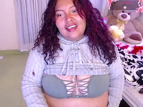 yvonne jlove online show from December 16, 9:48 am