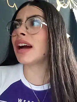 kaileyrivers online show from April 15, 7:58 pm