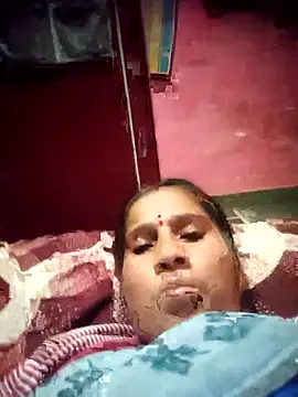 OliveGreen22 online show from November 27, 10:18 am