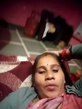 OliveGreen22 online show from November 18, 3:57 pm