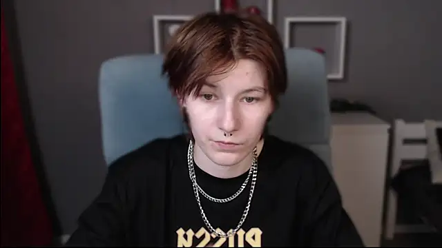 guitarandangell online show from November 15, 6:47 am