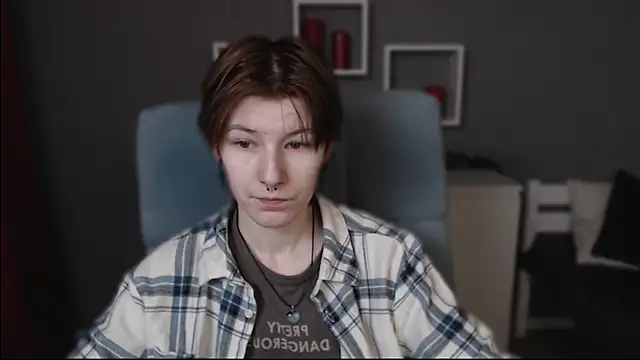 guitarandangell online show from November 28, 7:44 am