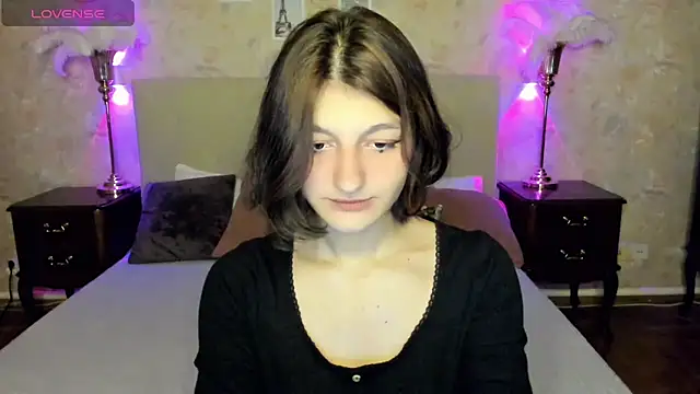 A Skyy online show from November 6, 8:48 pm