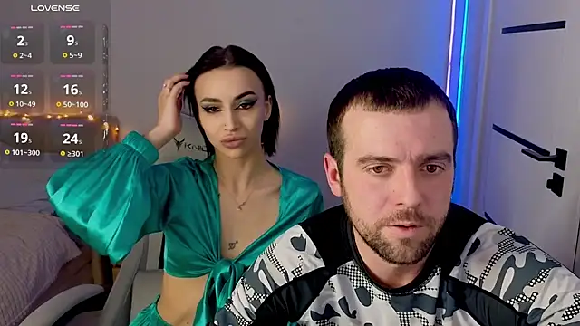 AdeleLaCr0ix online show from December 14, 12:00 pm