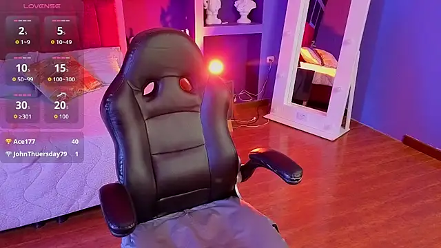 littlee red online show from March 15, 9:28 pm