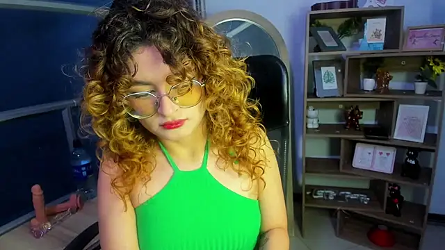 EmiliRouse  online show from October 29, 3:44 am