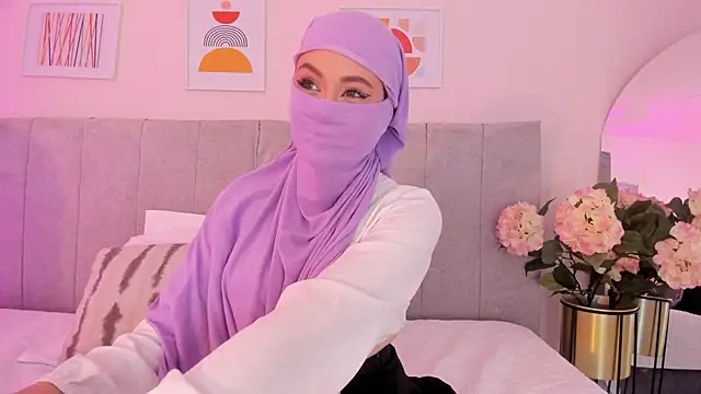 fatiima  online show from October 21, 7:40 pm