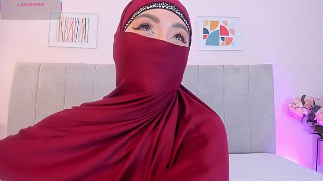 fatiima  online show from April 10, 7:09 pm