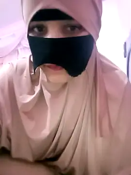 SandyAmr online show from February 9, 9:11 am