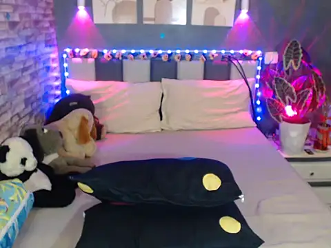 HotNathalie6900 online show from March 18, 3:50 pm