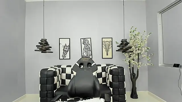 Bianca Millf online show from April 18, 3:42 am