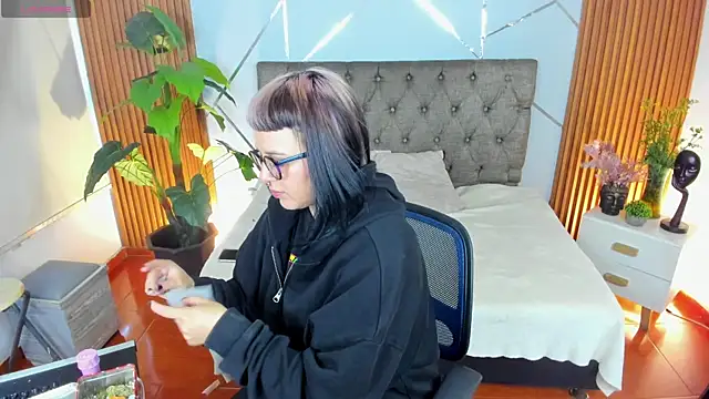 camilaa lux online show from October 29, 12:20 pm