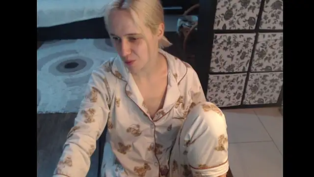 Lucky-Sweet Bb online show from November 10, 6:30 am