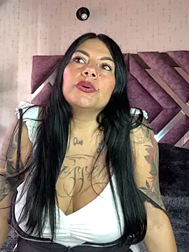 Ilona Pink online show from October 22, 2:22 pm