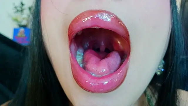 mia roux1 online show from February 12, 8:10 pm