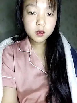 Quynhsumon online show from February 4, 2:53 pm