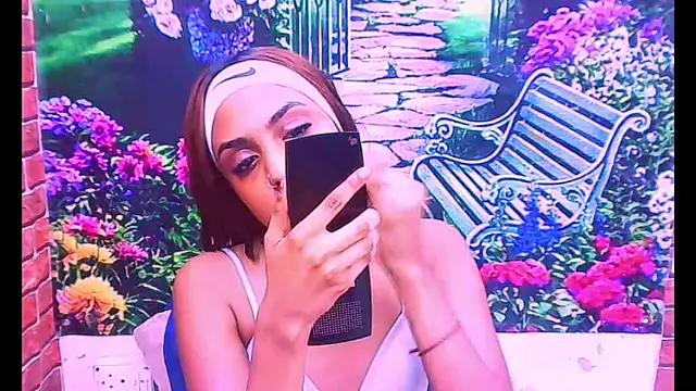 IndianPretty1 online show from November 21, 5:31 am