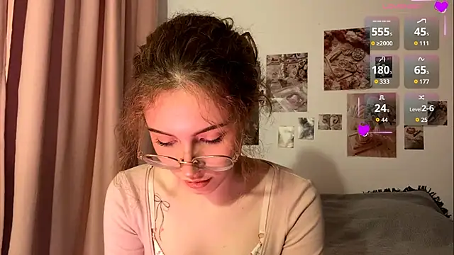 Kira Sanders online show from December 15, 6:57 pm