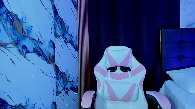 Scarlet DLuce online show from January 16, 9:05 am