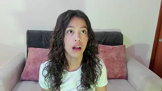 emily jonessxx online show from December 1, 1:25 pm