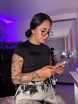 MAVI EC online show from November 13, 6:29 pm