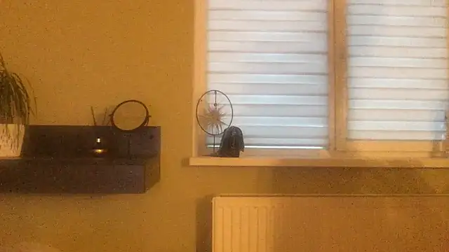 DollyRoma online show from November 5, 1:49 pm