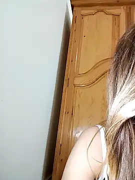 indilasixeey online show from March 6, 1:23 am