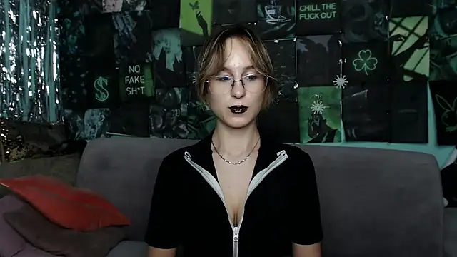 AlishaKellyi online show from November 17, 2:18 pm