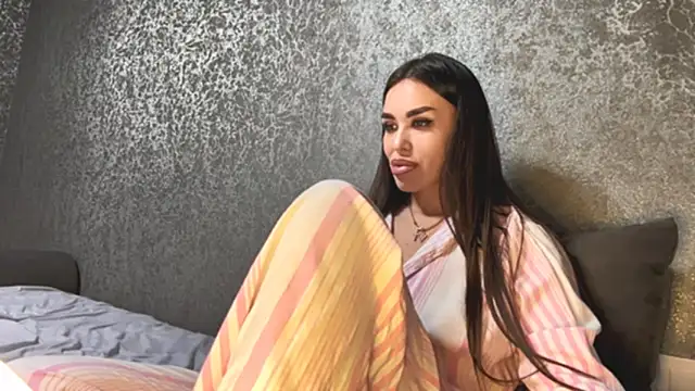 velvetveyraX online show from May 4, 8:34 pm
