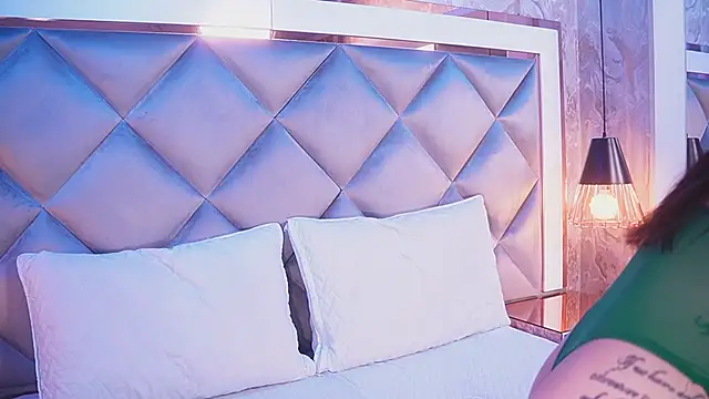  giggy 2 online show from April 15, 12:06 pm