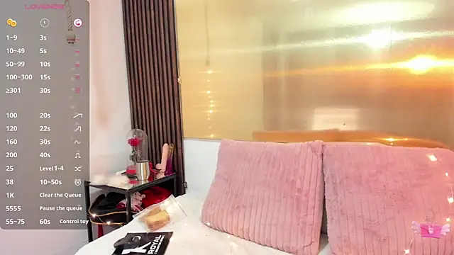 LunaaMorena online show from November 19, 1:33 pm