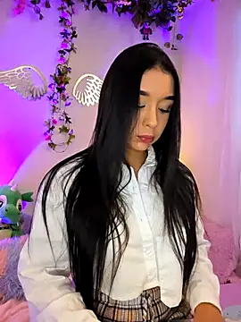 ISA NIXON online show from November 25, 5:58 pm