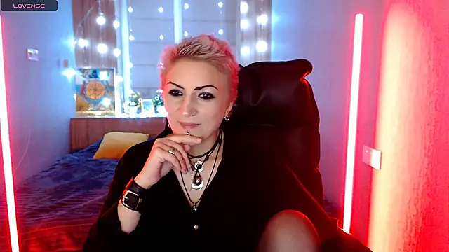 Sweet-n-Strong online show from November 30, 1:15 pm