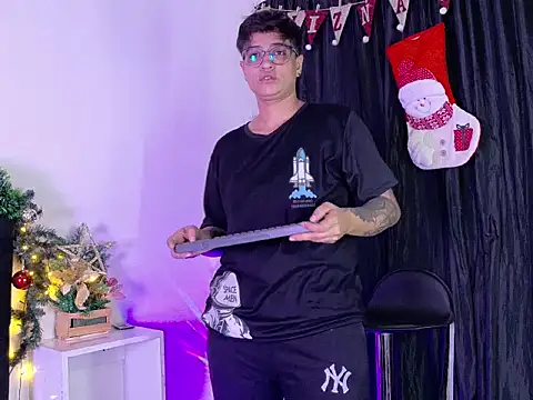 zarek boston online show from December 4, 4:26 am