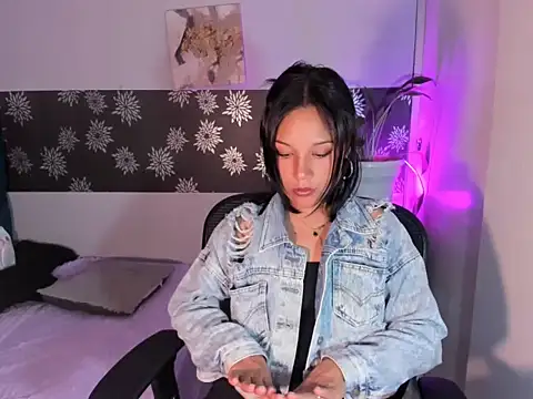 SamaradelaRoux online show from January 9, 7:13 am