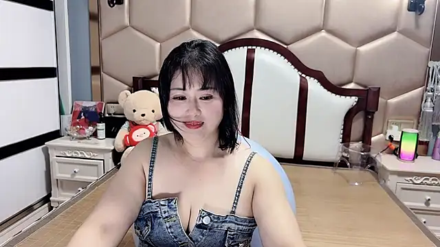 yaoyao22678 online show from July 19, 2:36 am