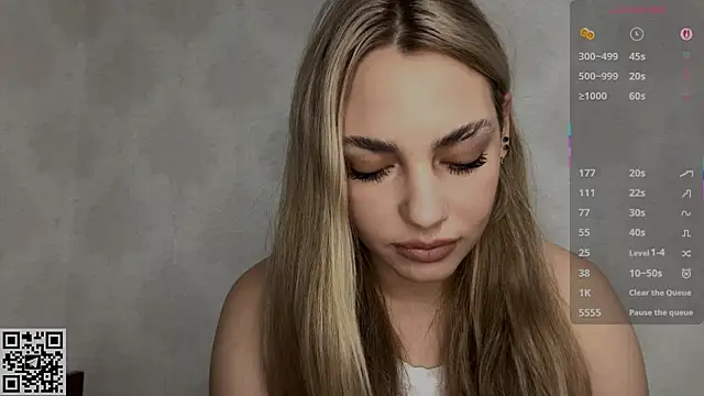 IlanaLafferty online show from December 15, 5:51 pm