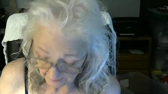 JoleneDelacroix online show from December 4, 4:08 pm