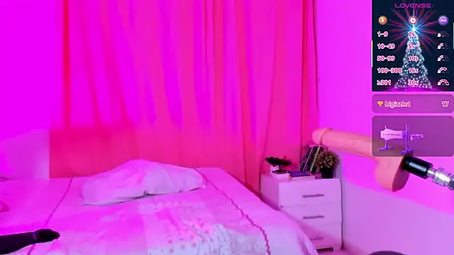 nahomi28  online show from December 21, 8:13 pm