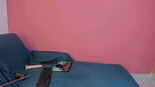 NhoanBrunette online show from December 18, 1:49 pm