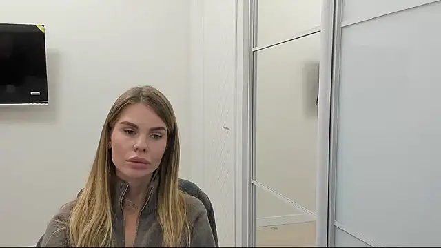 LinaBey online show from October 30, 6:42 pm