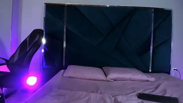 LunaaMorelli online show from November 21, 3:19 am