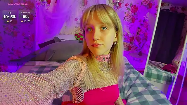 KissChristie   online show from November 14, 6:52 pm