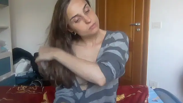 SinnEmily online show from April 30, 2:44 pm